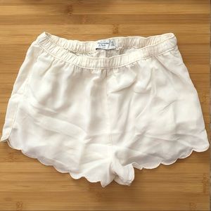 Abercrombie & Fitch Cream Scalloped Shorts